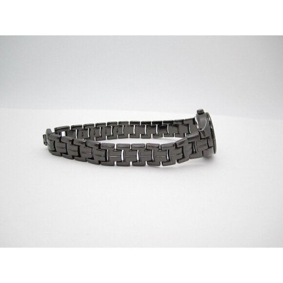 Women QMax Quartz WR Analog 25mm Dial Causal Round Watch (F637) - Picture 8 of 10